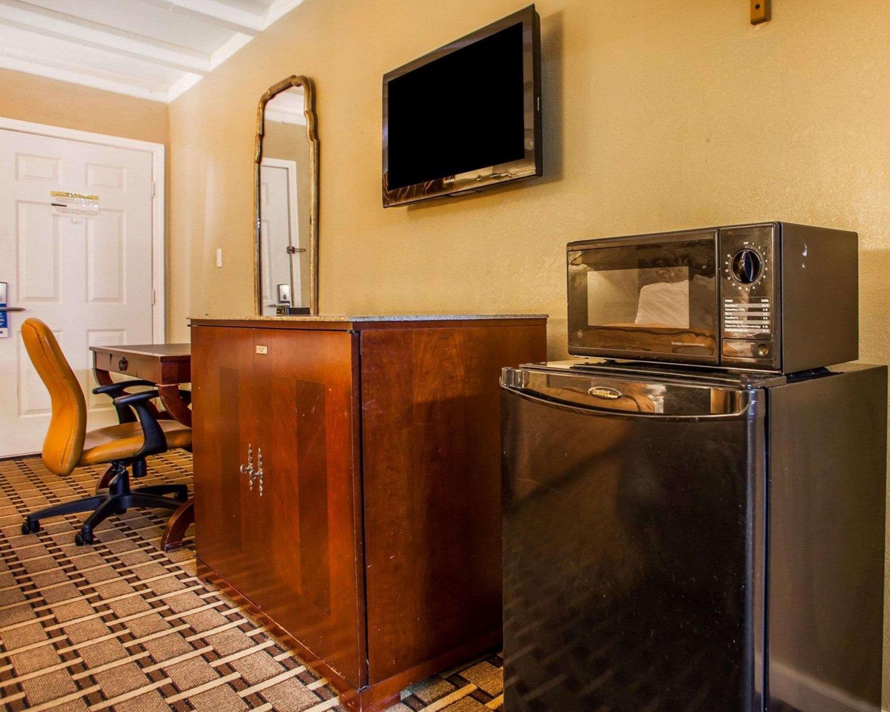 Rodeway Inn Nashville Airport Eksteriør billede